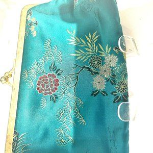 Vintage Chinese Silk Embroidered Clutch – Late 1970s – Handmade – Turquoise Flor